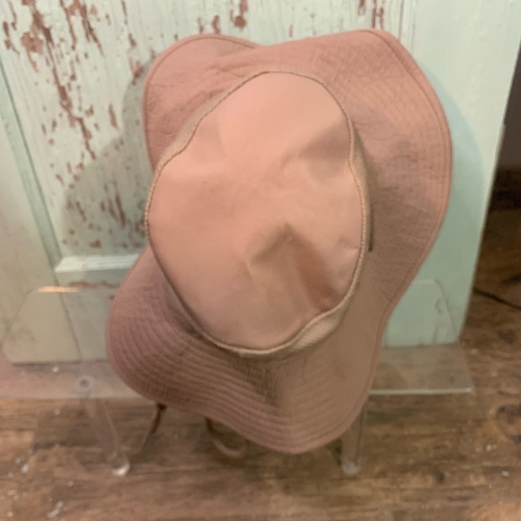 Adult Tan Disney Mickey Mouse embroidered bucket hat - Picture 3 of 6